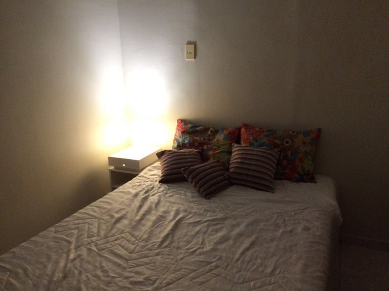 Quarto e sala em Copanema