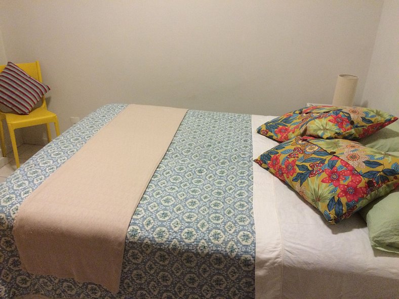 Quarto e sala em Copanema